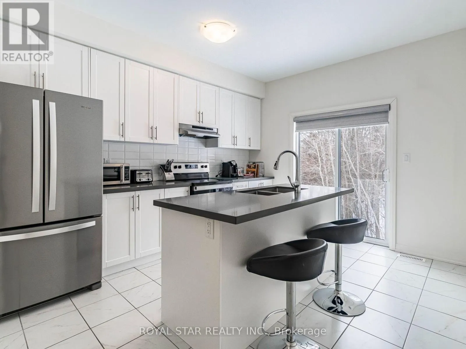 22 LAHEY CRESCENT