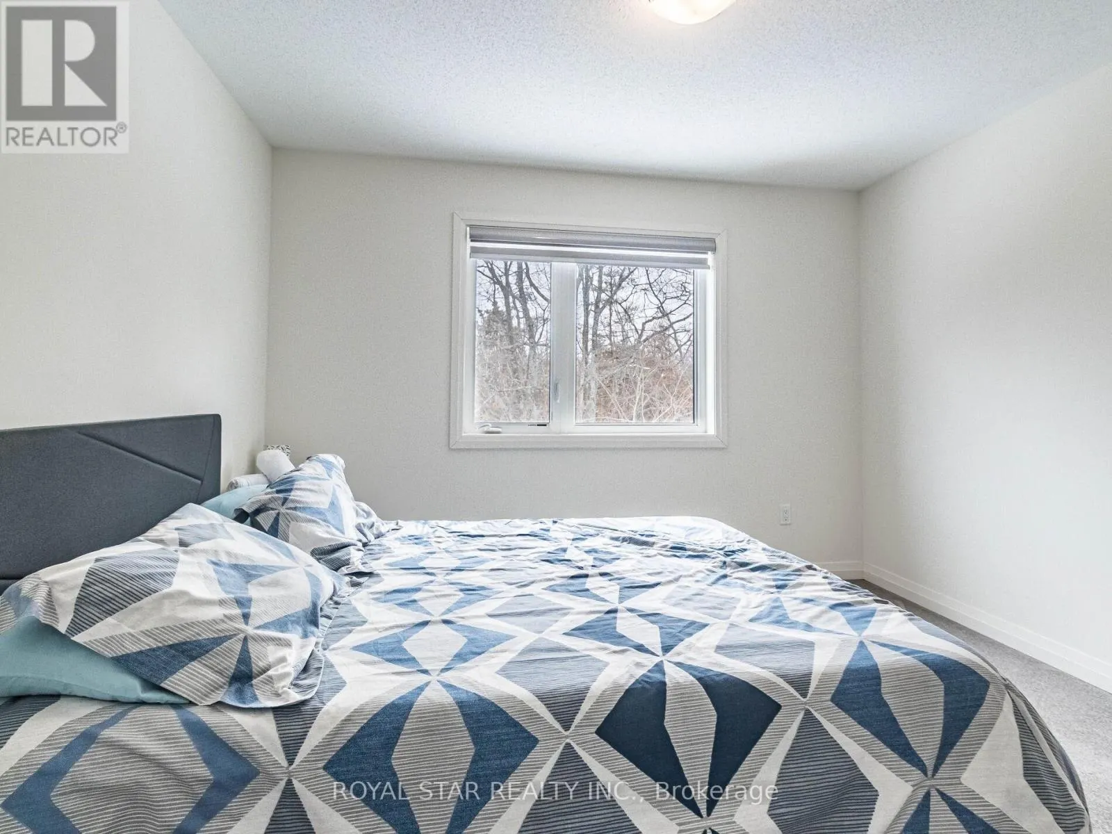 22 LAHEY CRESCENT