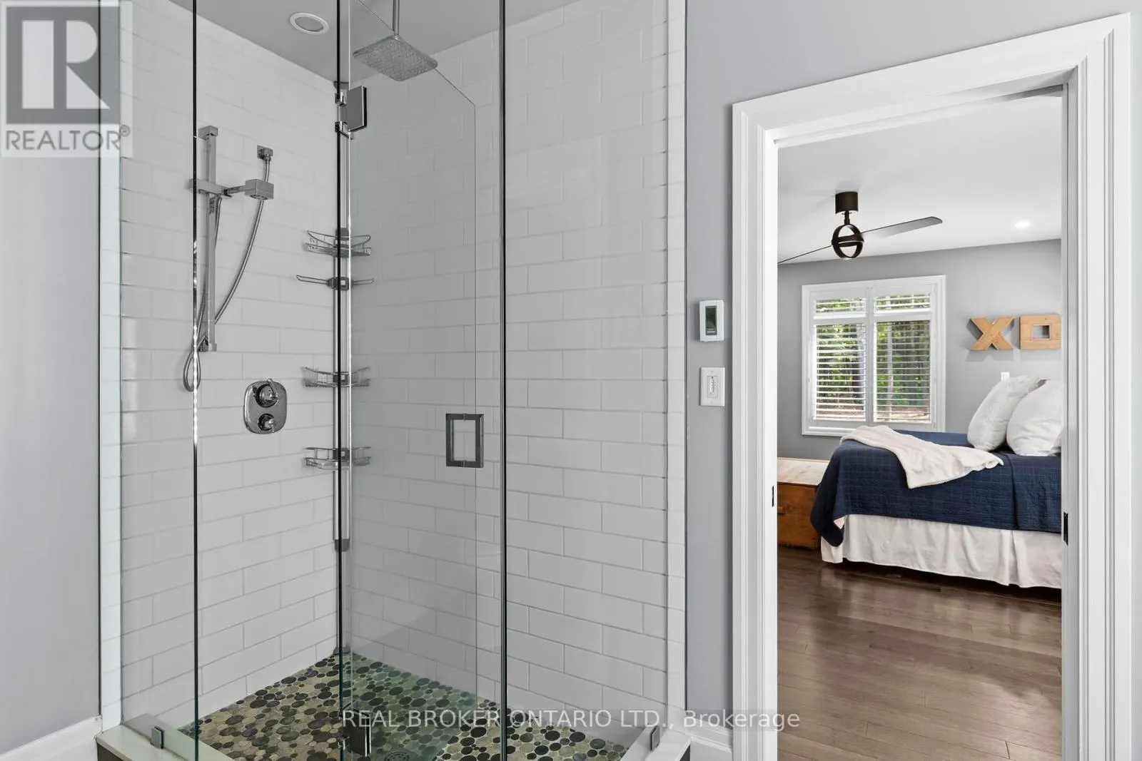 49 SYDENHAM TRAIL W