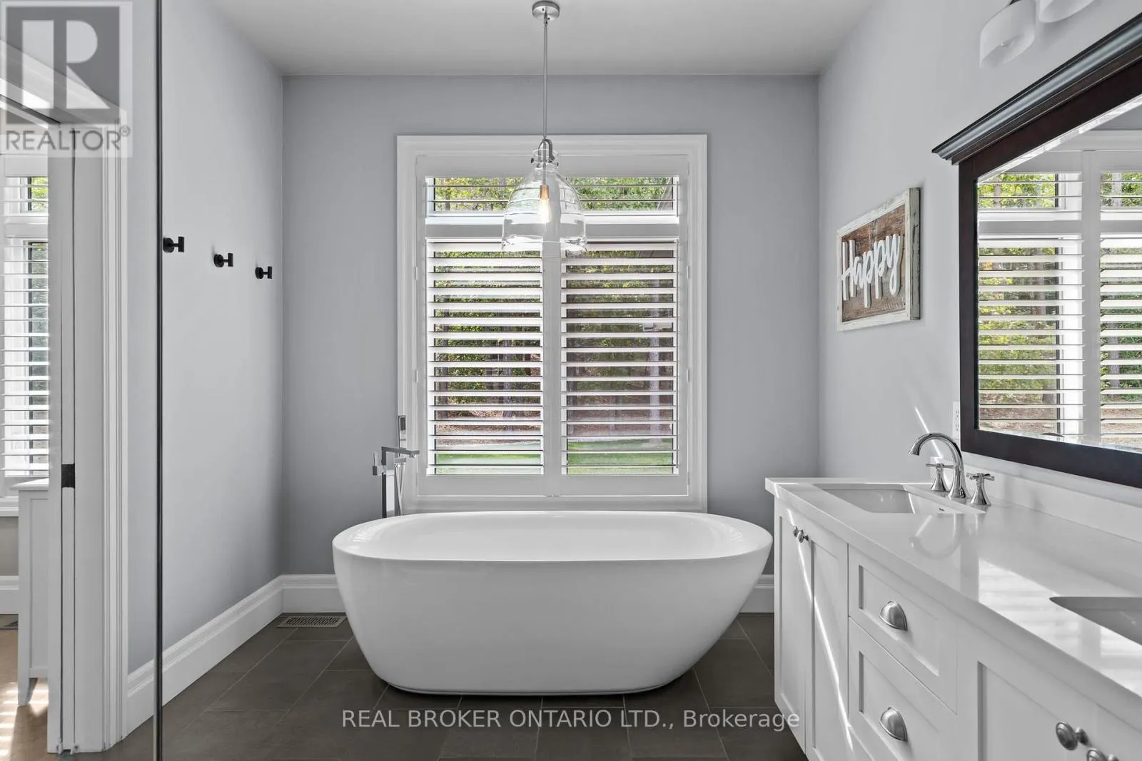 49 SYDENHAM TRAIL W
