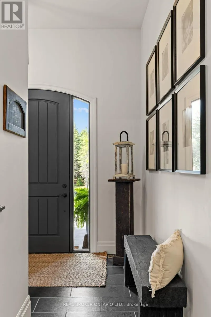 49 SYDENHAM TRAIL W