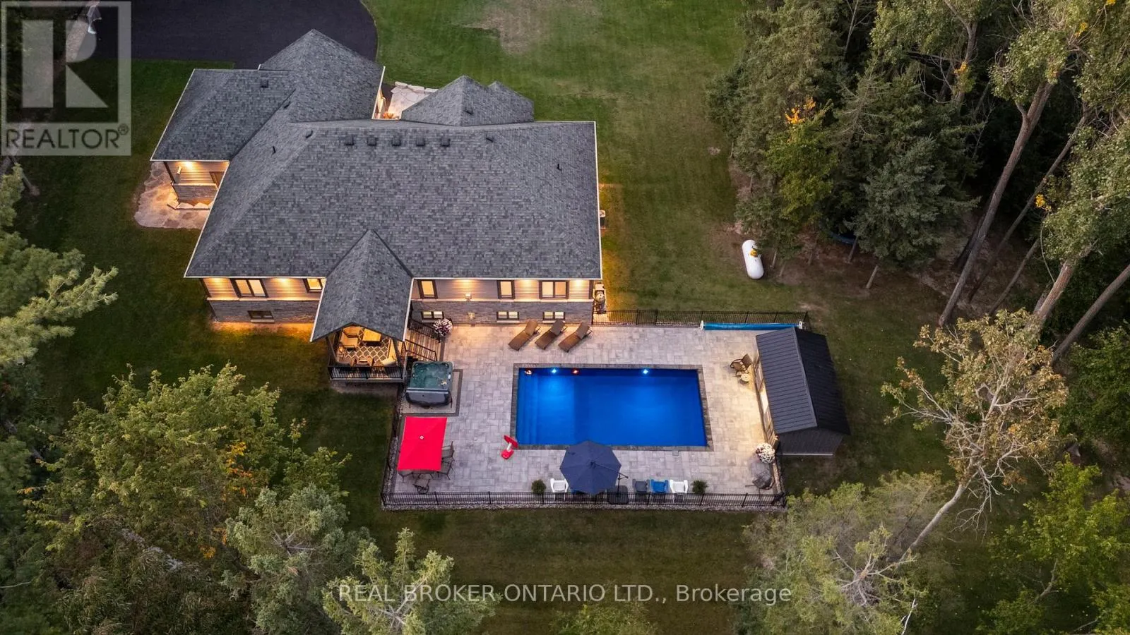 49 SYDENHAM TRAIL W