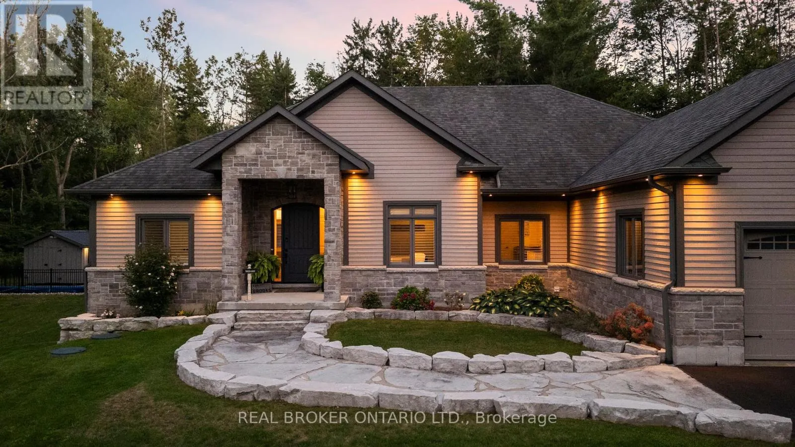 49 SYDENHAM TRAIL W