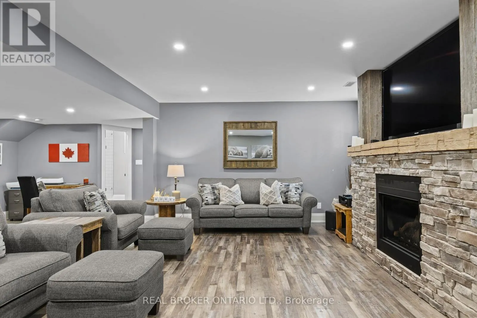 49 SYDENHAM TRAIL W