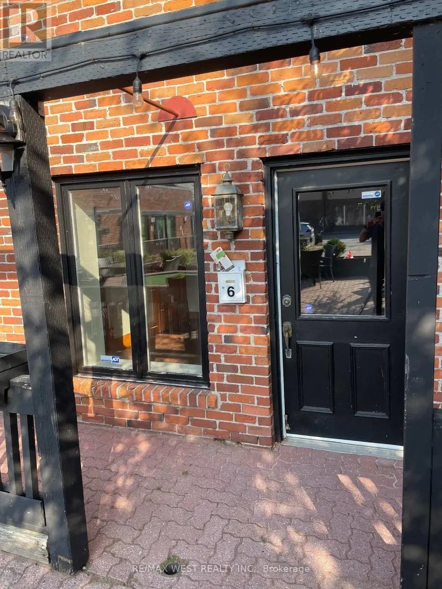 6 - 64 MISSISSAUGA STREET
