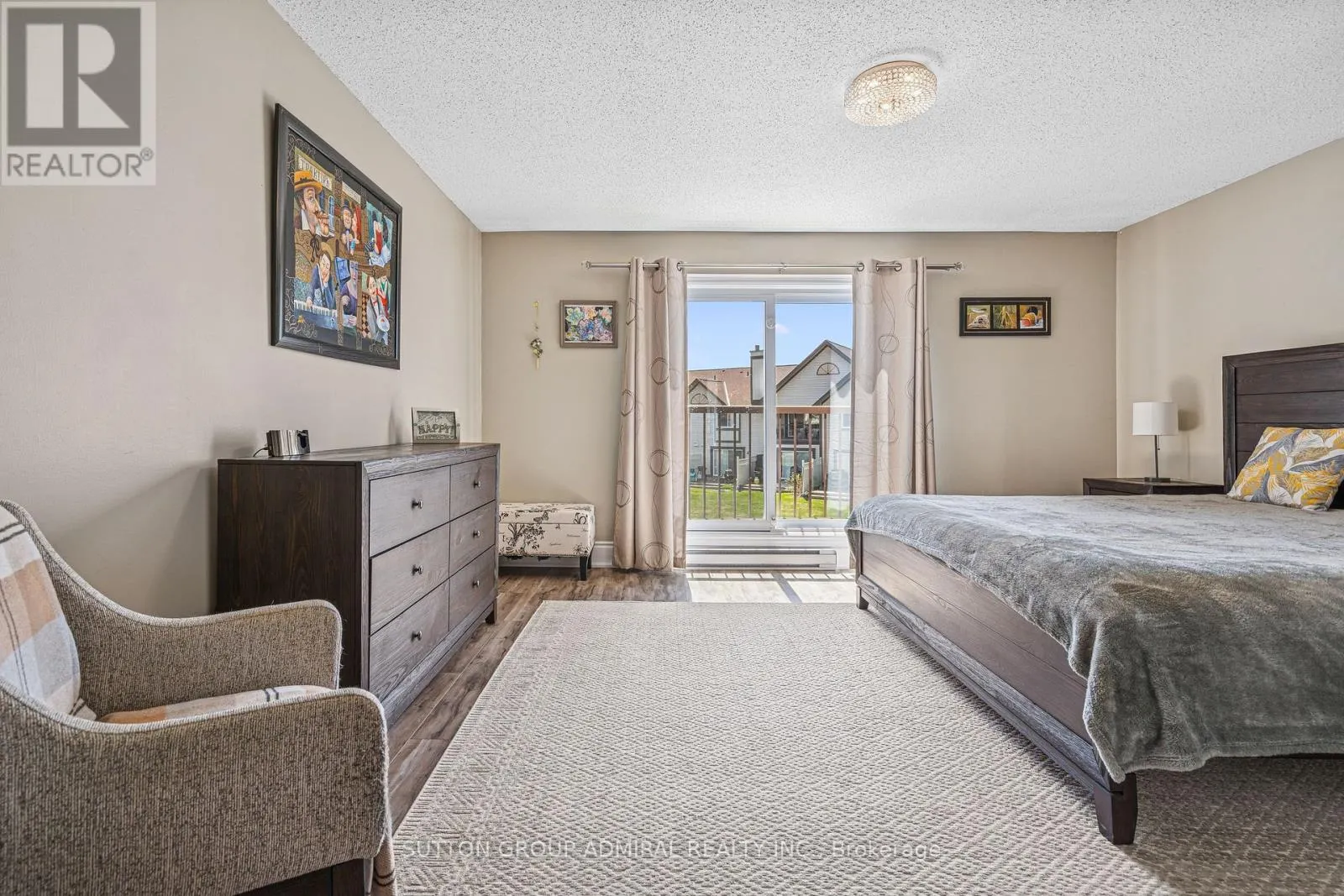 35 - 21 LAGUNA PARKWAY