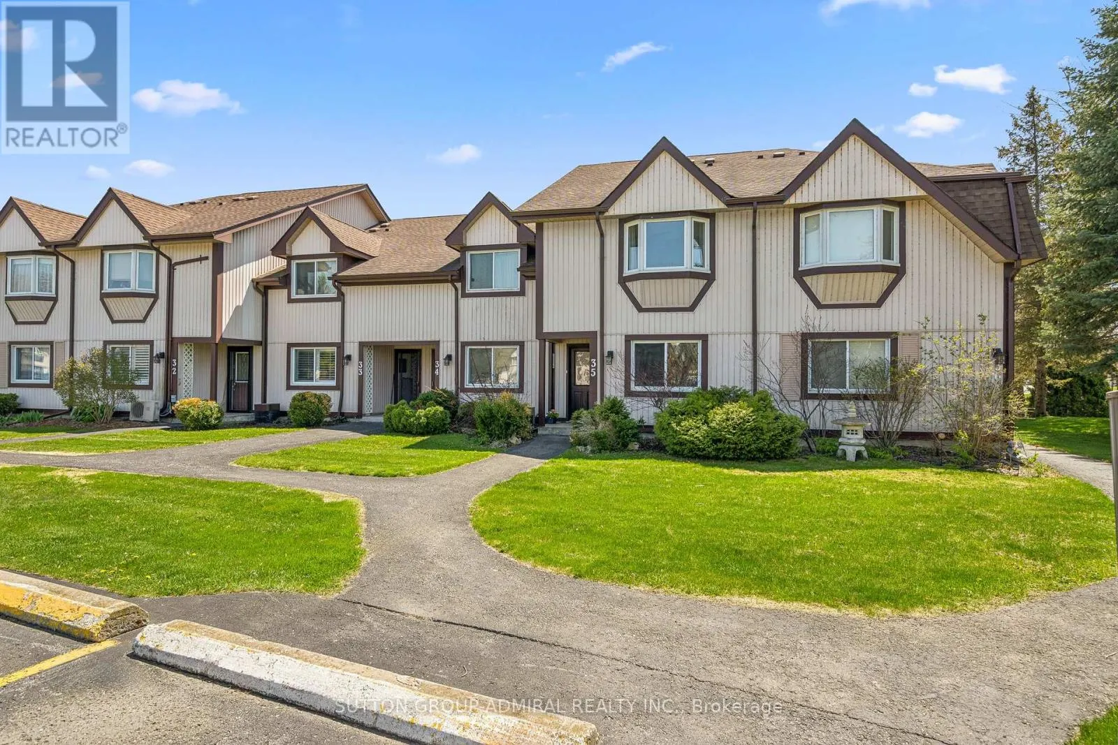 35 - 21 LAGUNA PARKWAY