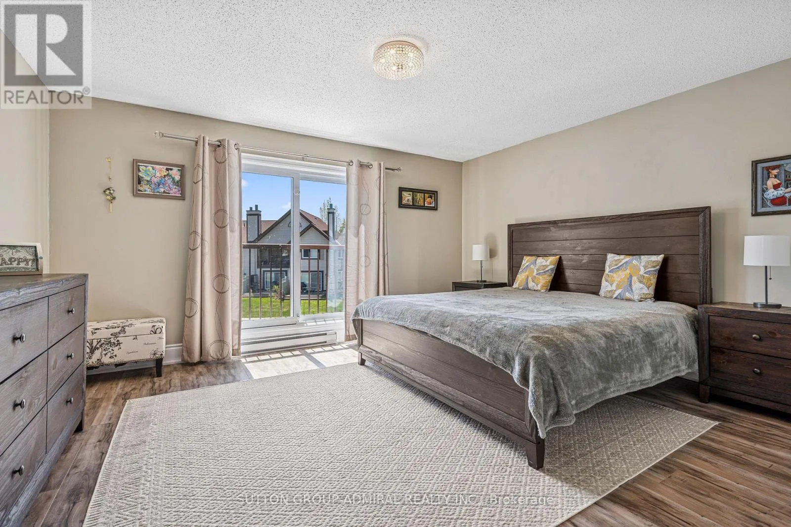35 - 21 LAGUNA PARKWAY