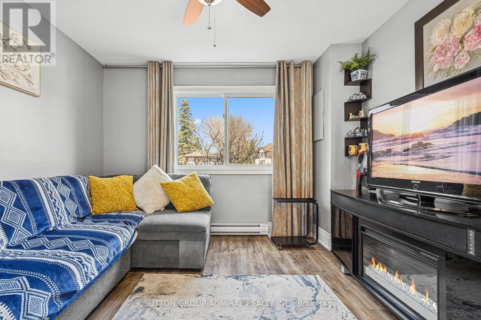 35 - 21 LAGUNA PARKWAY