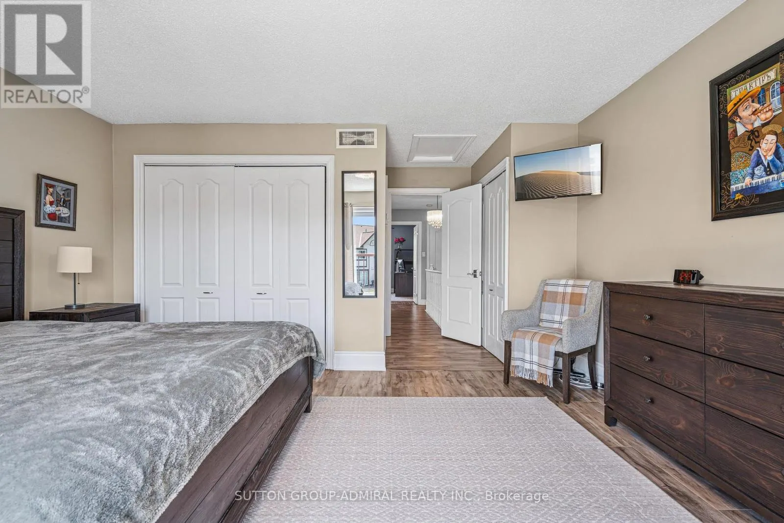 35 - 21 LAGUNA PARKWAY