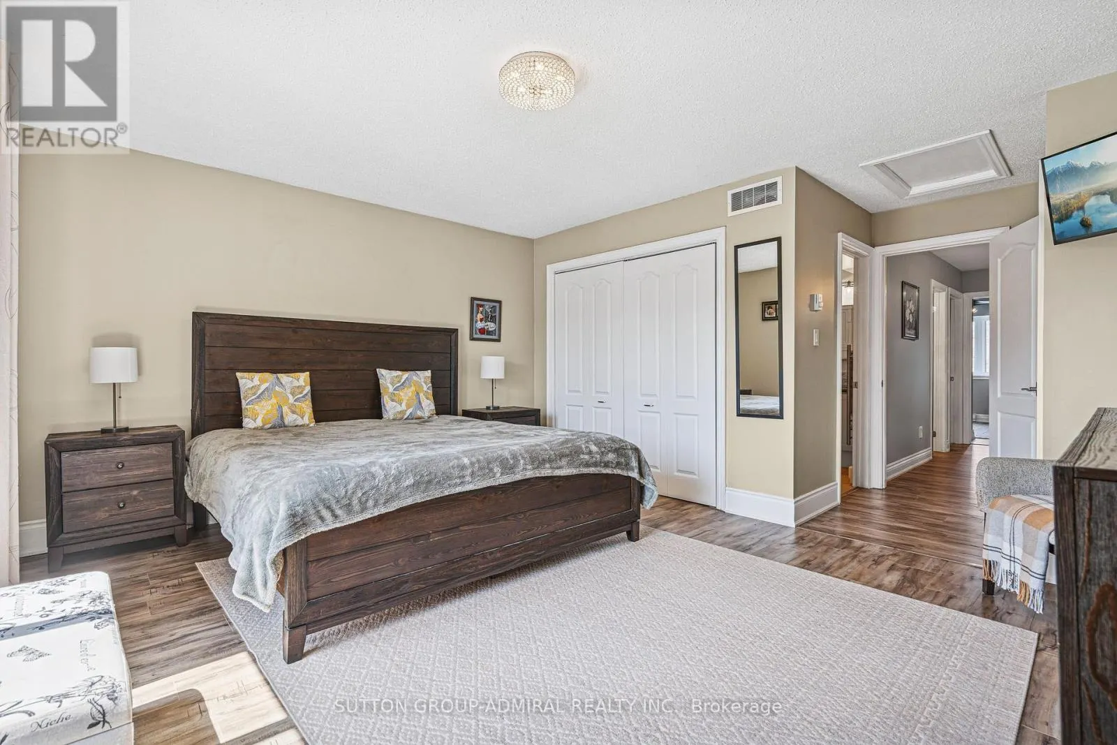 35 - 21 LAGUNA PARKWAY