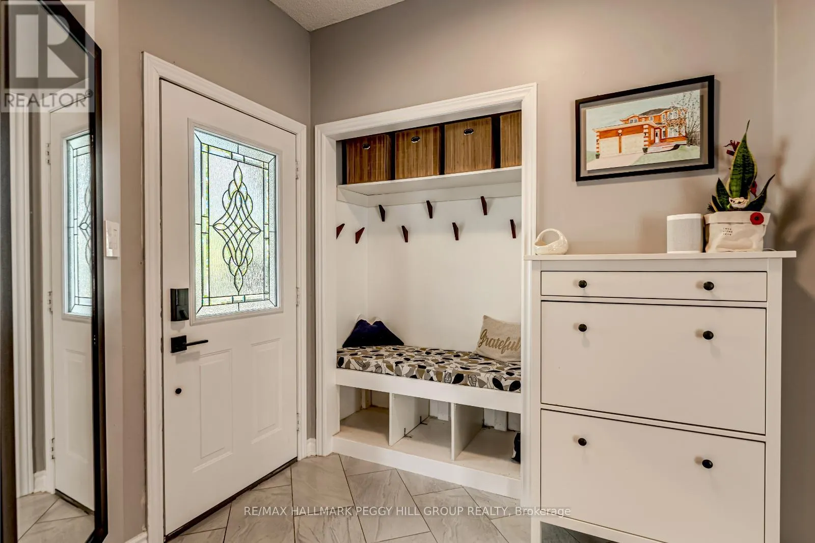 6 LAURELWOOD LANE