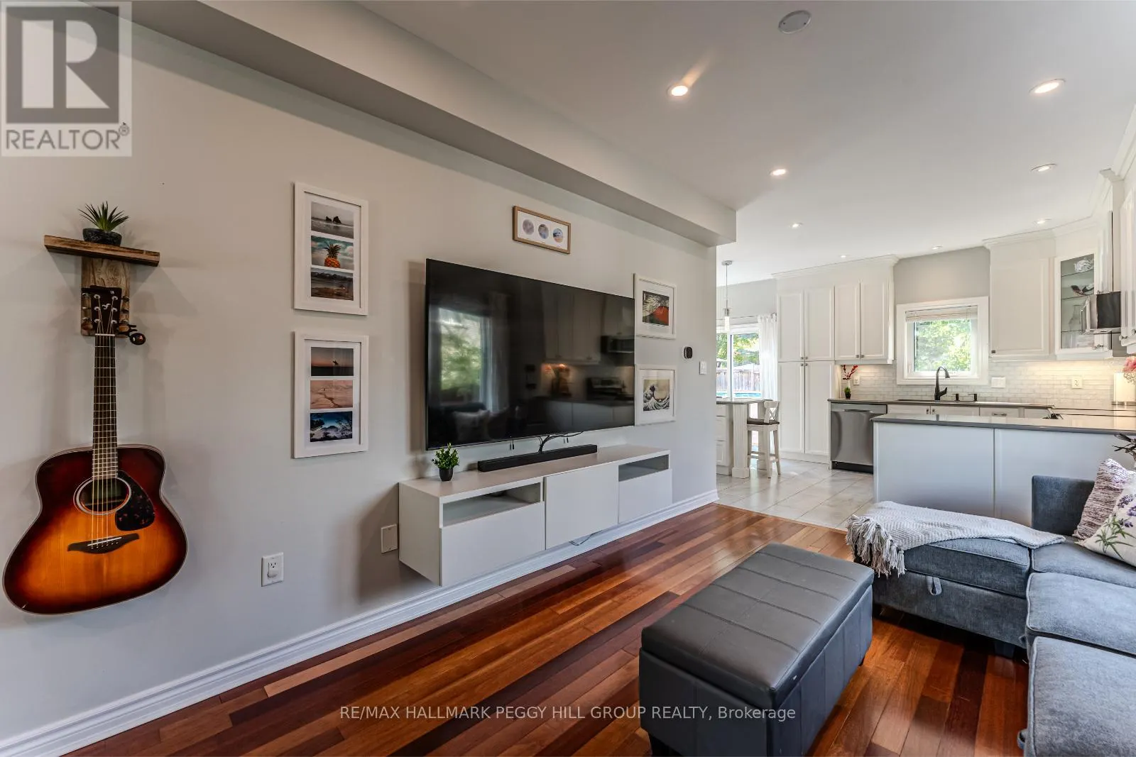 6 LAURELWOOD LANE