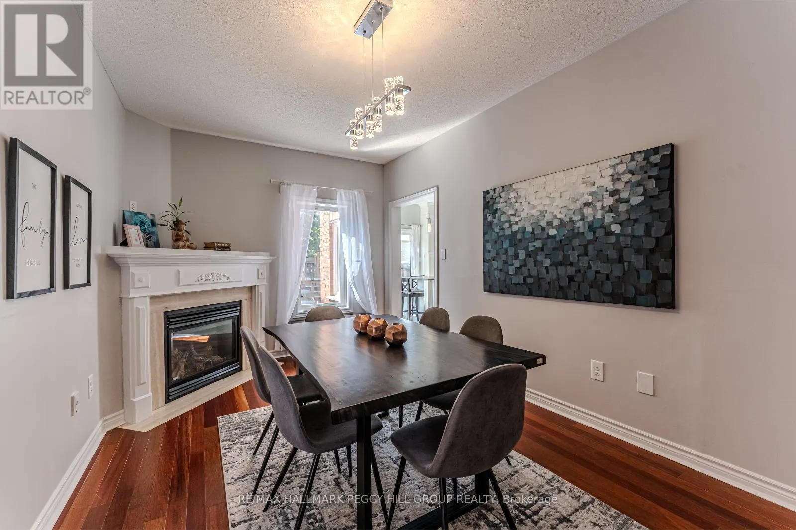 6 LAURELWOOD LANE