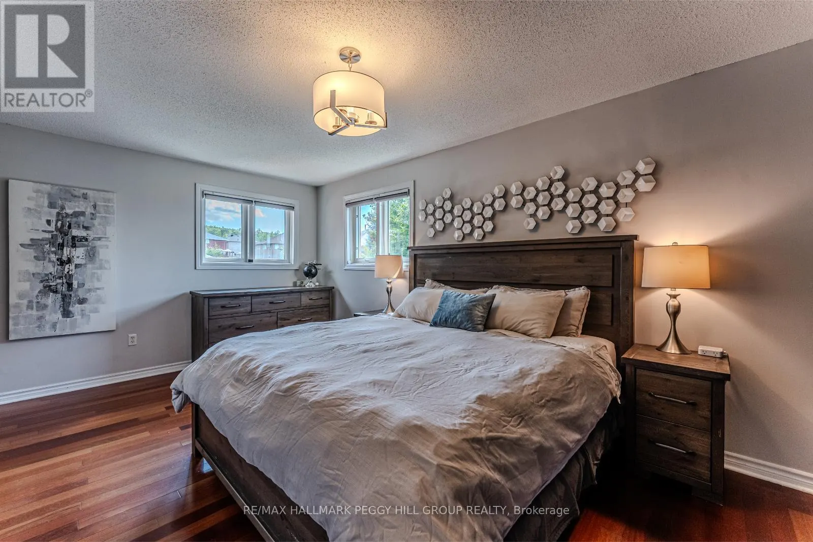 6 LAURELWOOD LANE