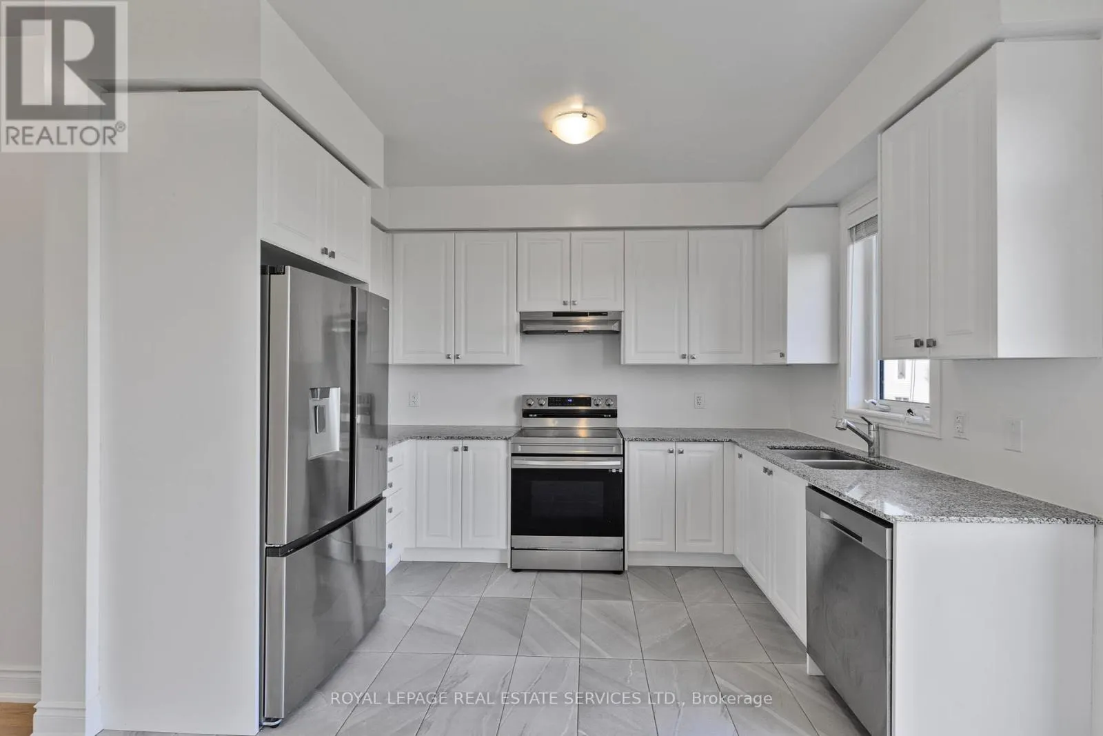 28 UNION BOULEVARD