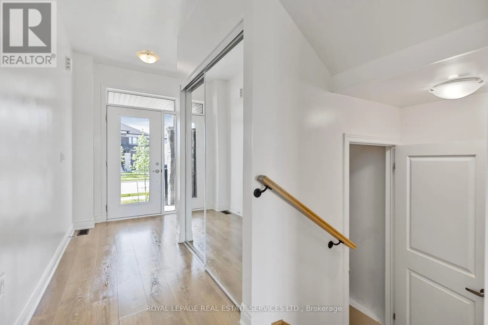 28 UNION BOULEVARD