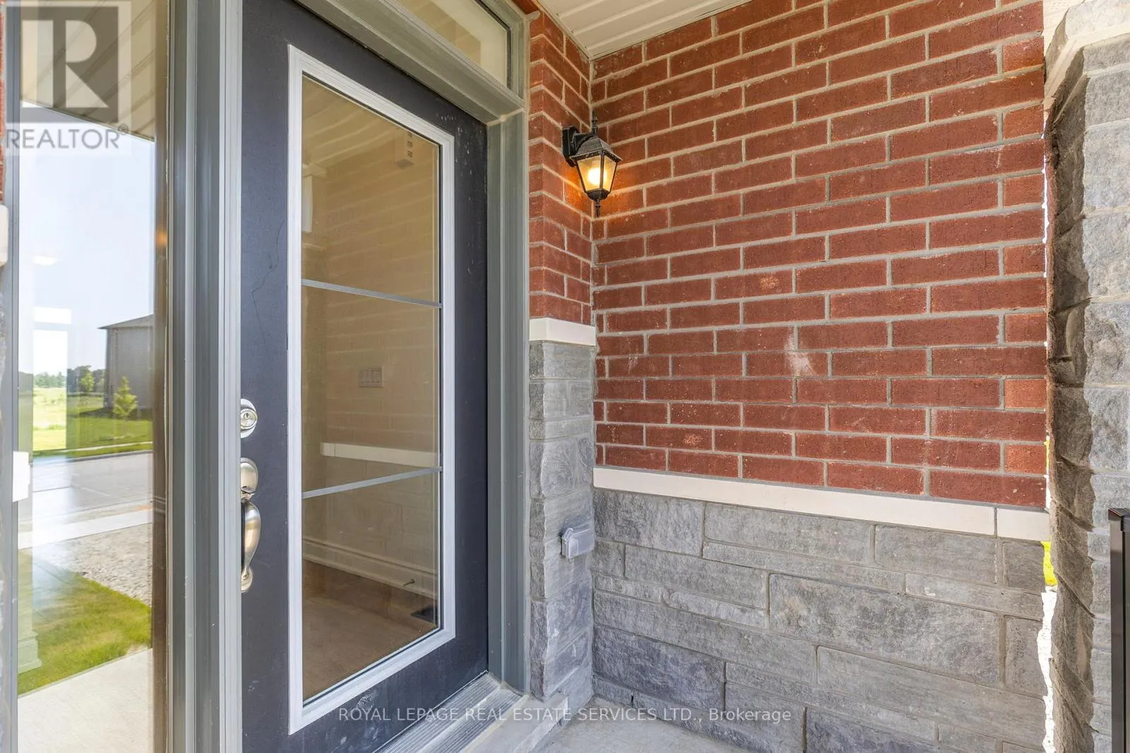 28 UNION BOULEVARD