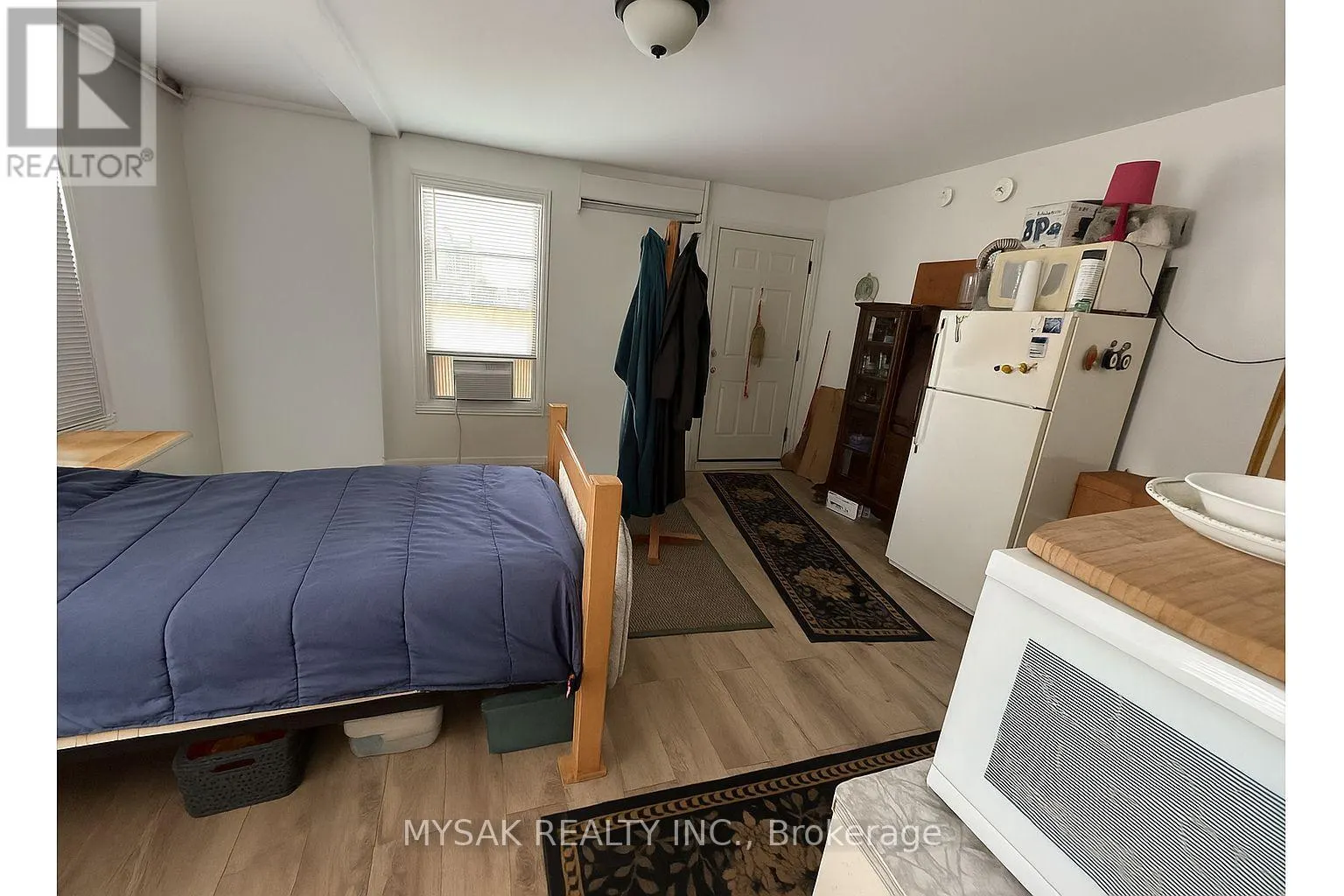 81 PETER STREET S
