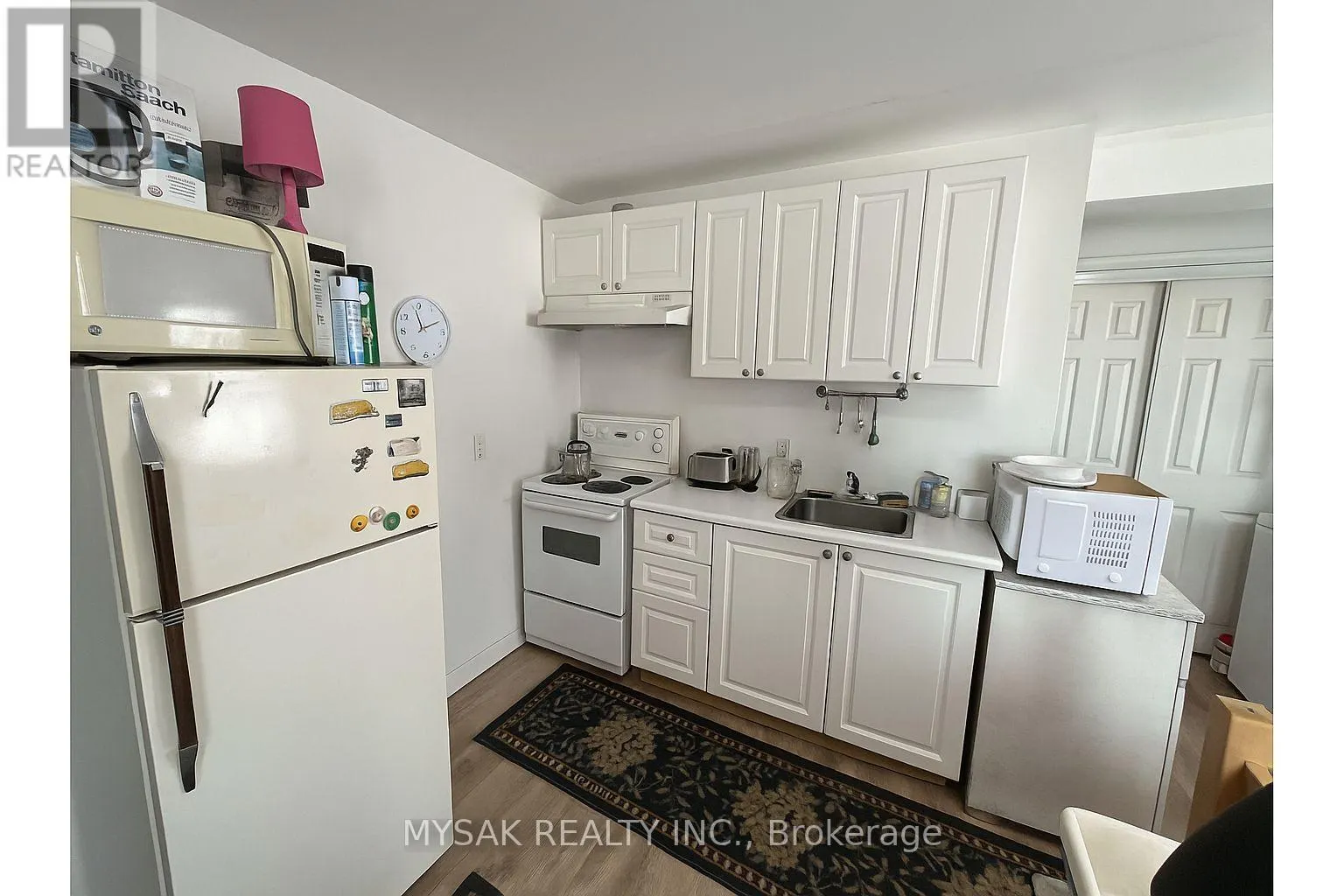 81 PETER STREET S