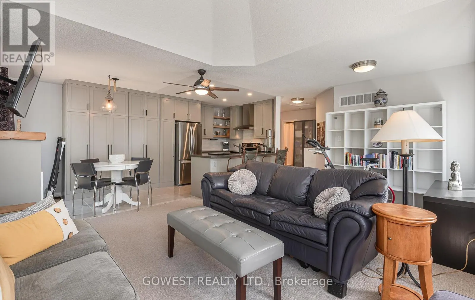 32 VALLEYMEDE COURT
