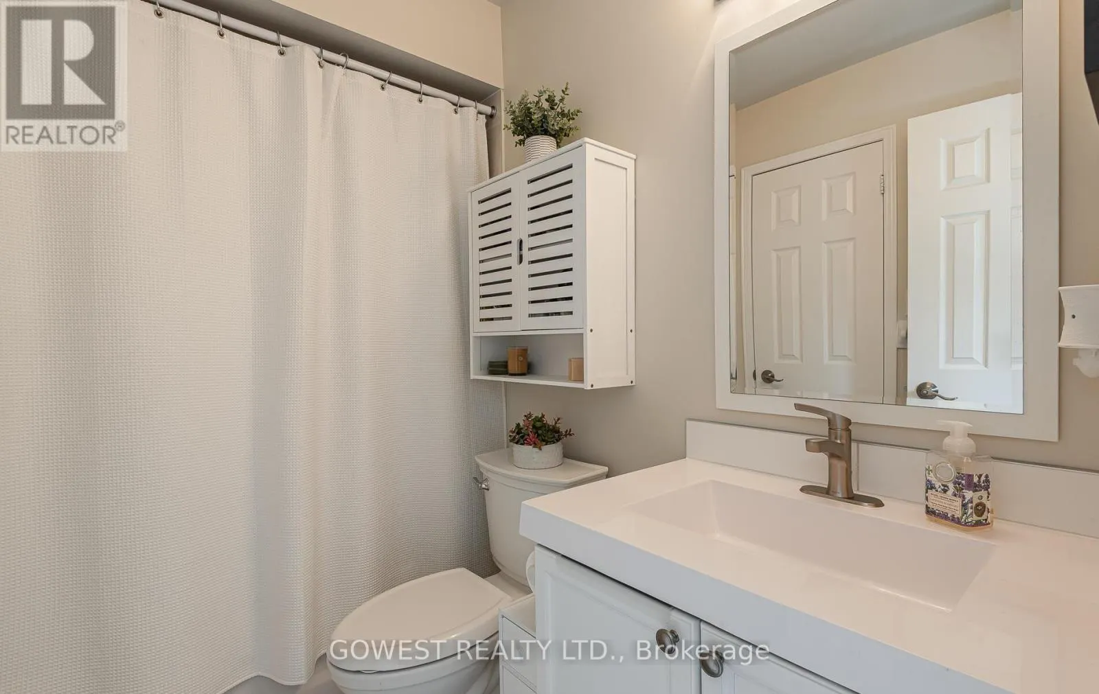 32 VALLEYMEDE COURT