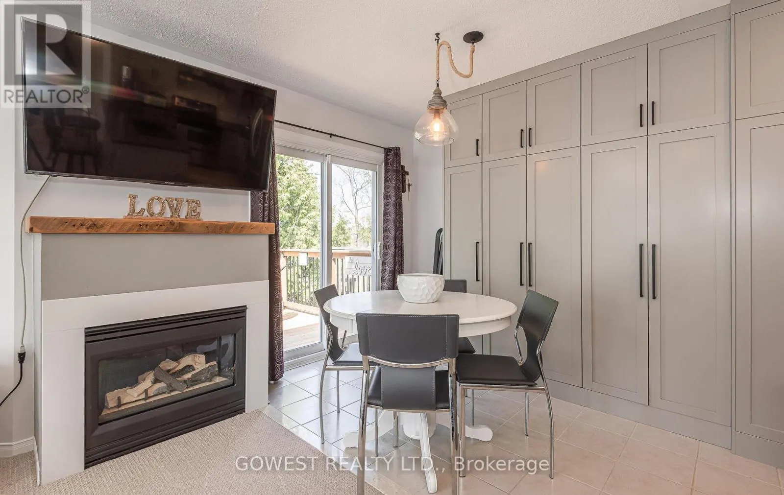 32 VALLEYMEDE COURT