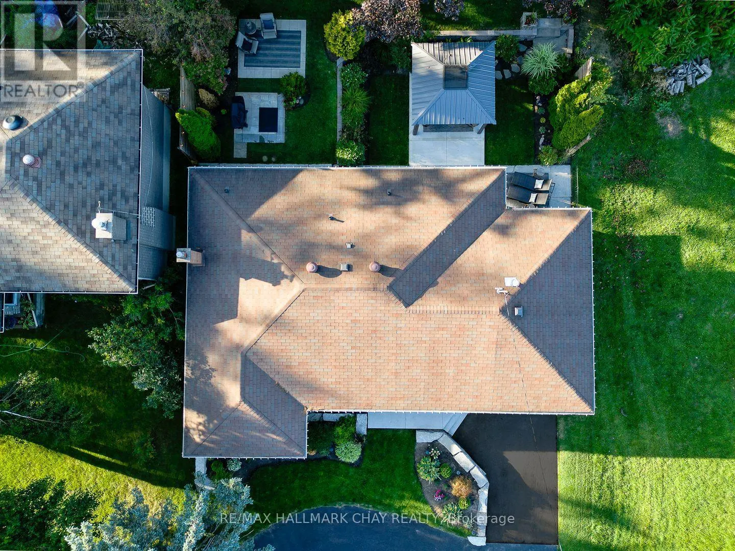 10 OTTAWAY AVENUE