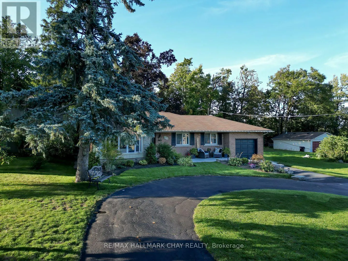 10 OTTAWAY AVENUE