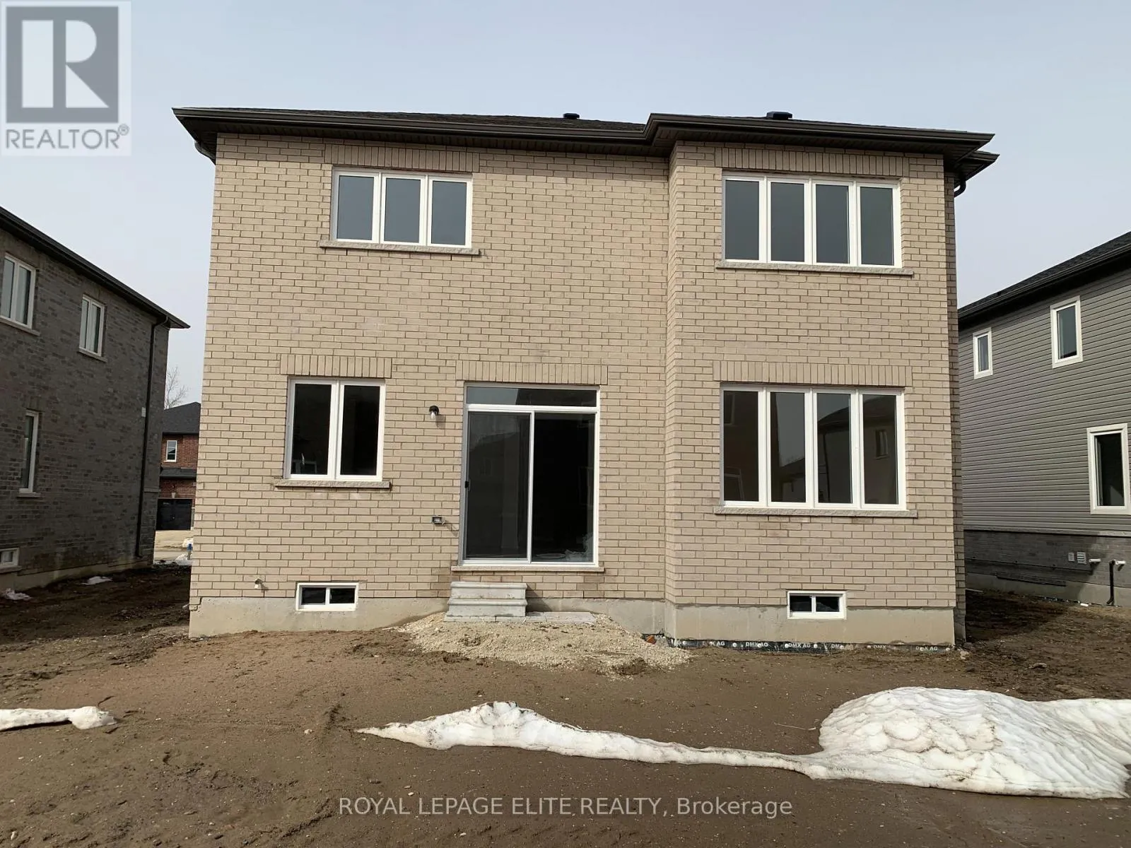 23 AMBER DRIVE