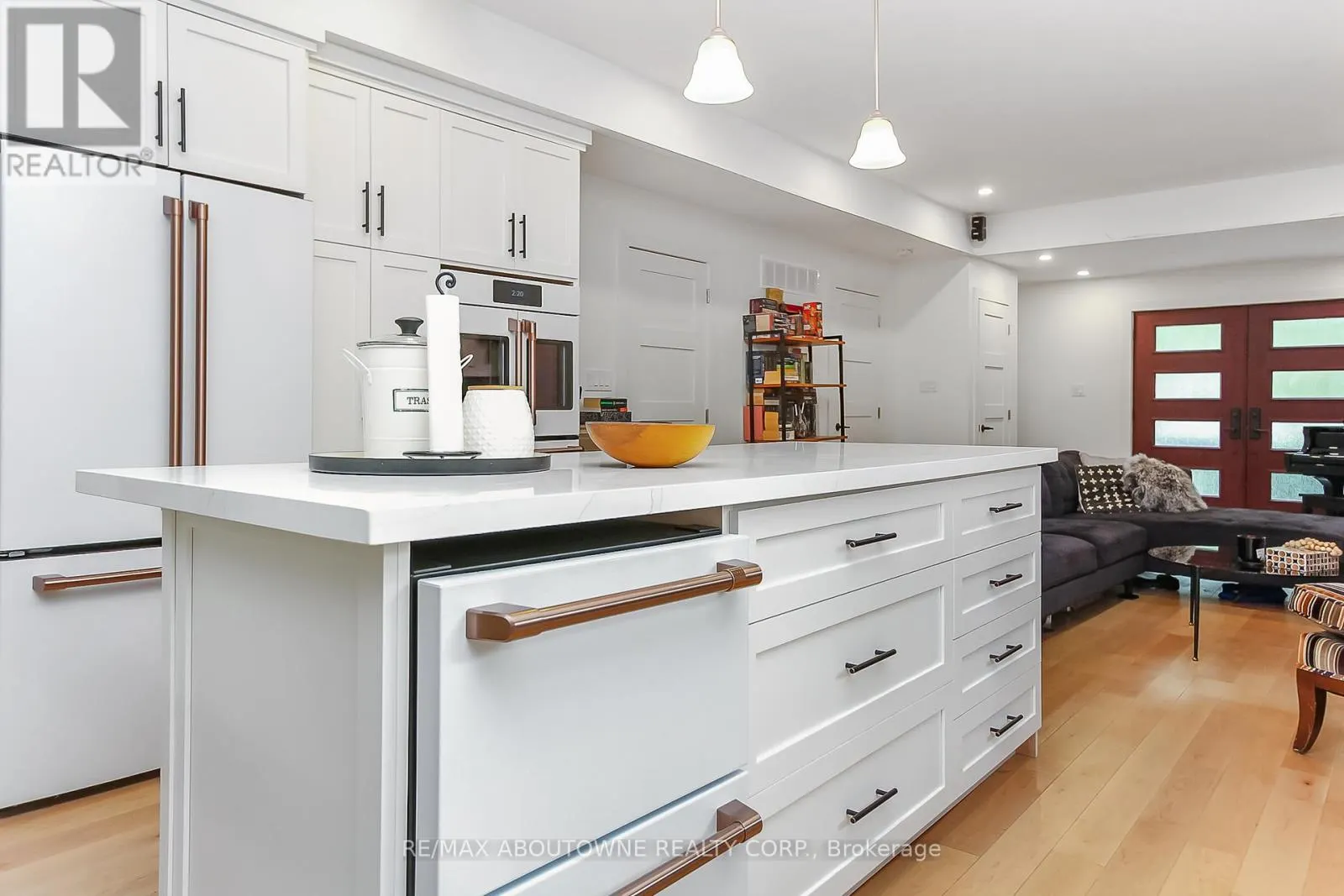 12 49TH STREET N
