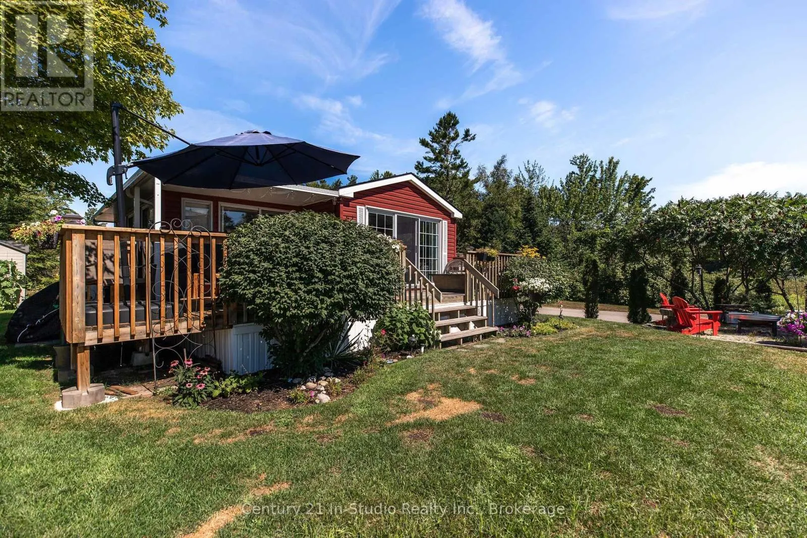 19 WHITE PINES TRAIL