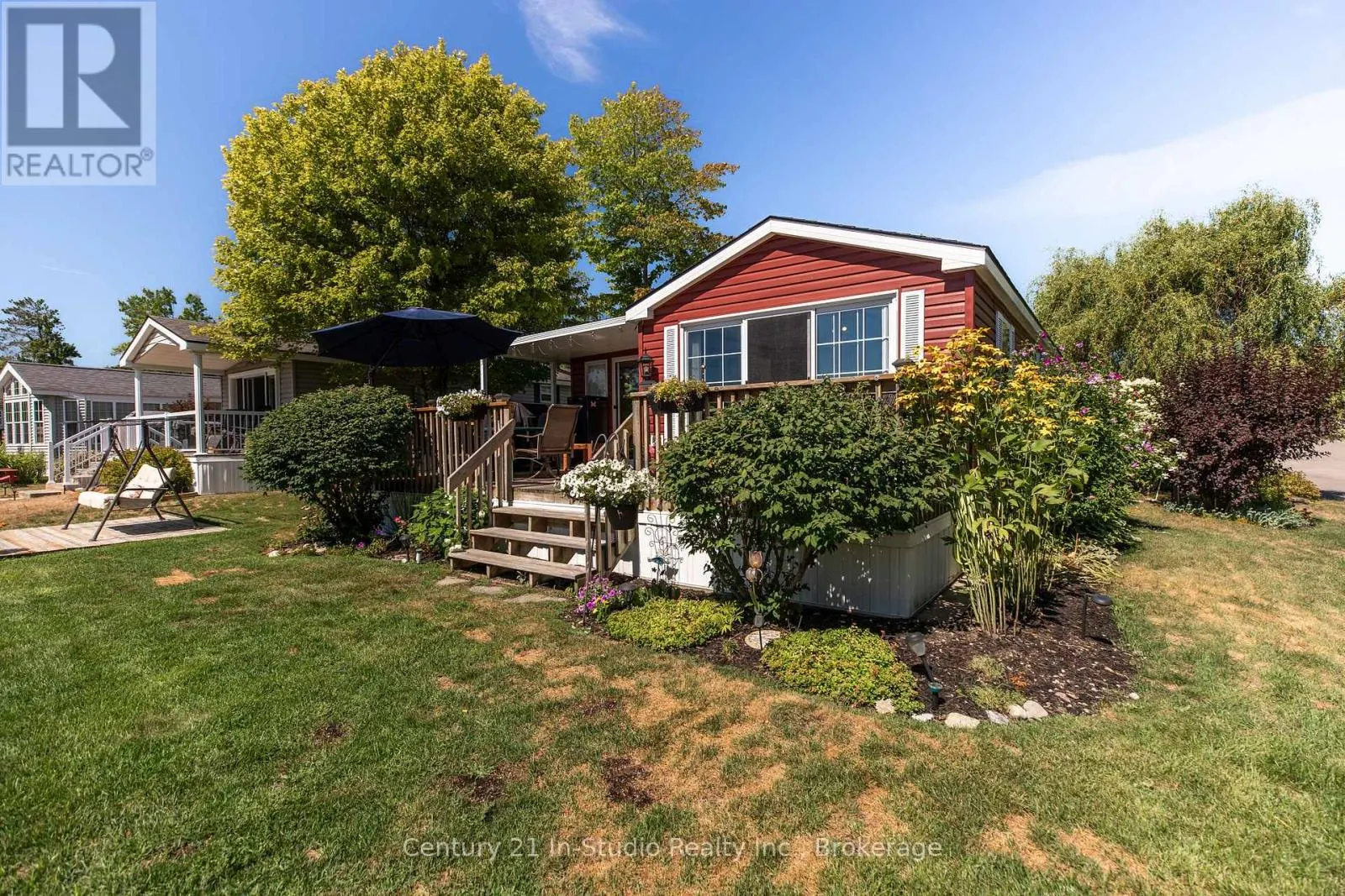 19 WHITE PINES TRAIL