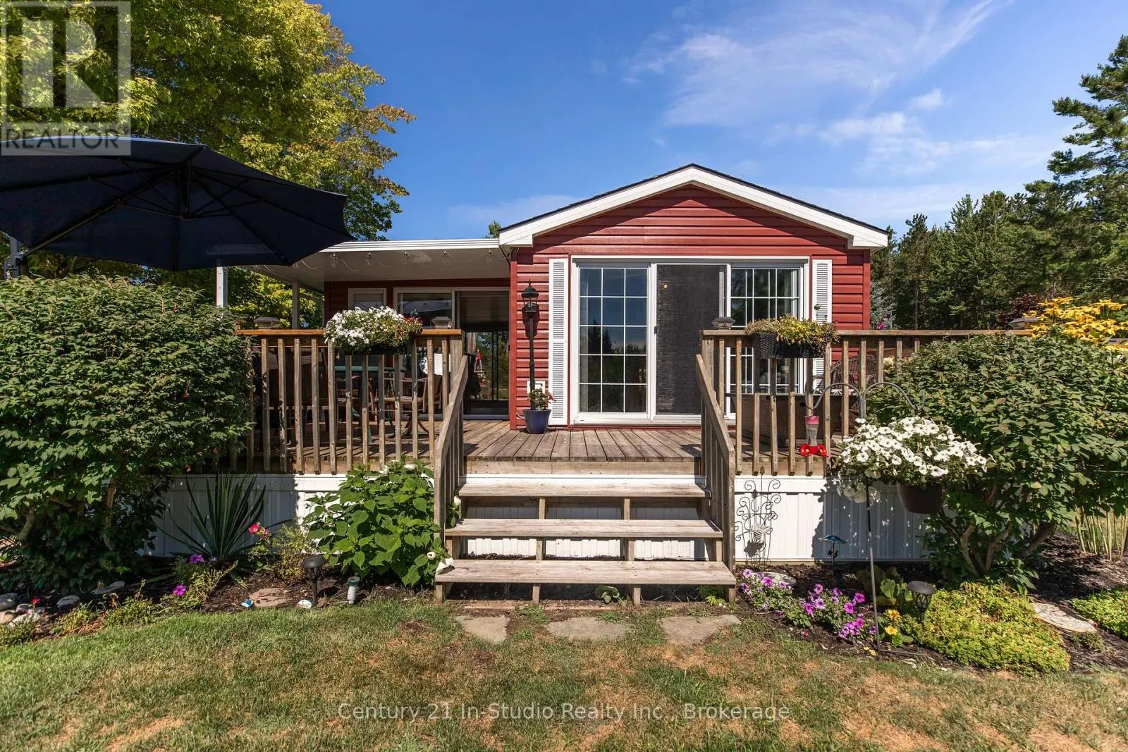 19 WHITE PINES TRAIL