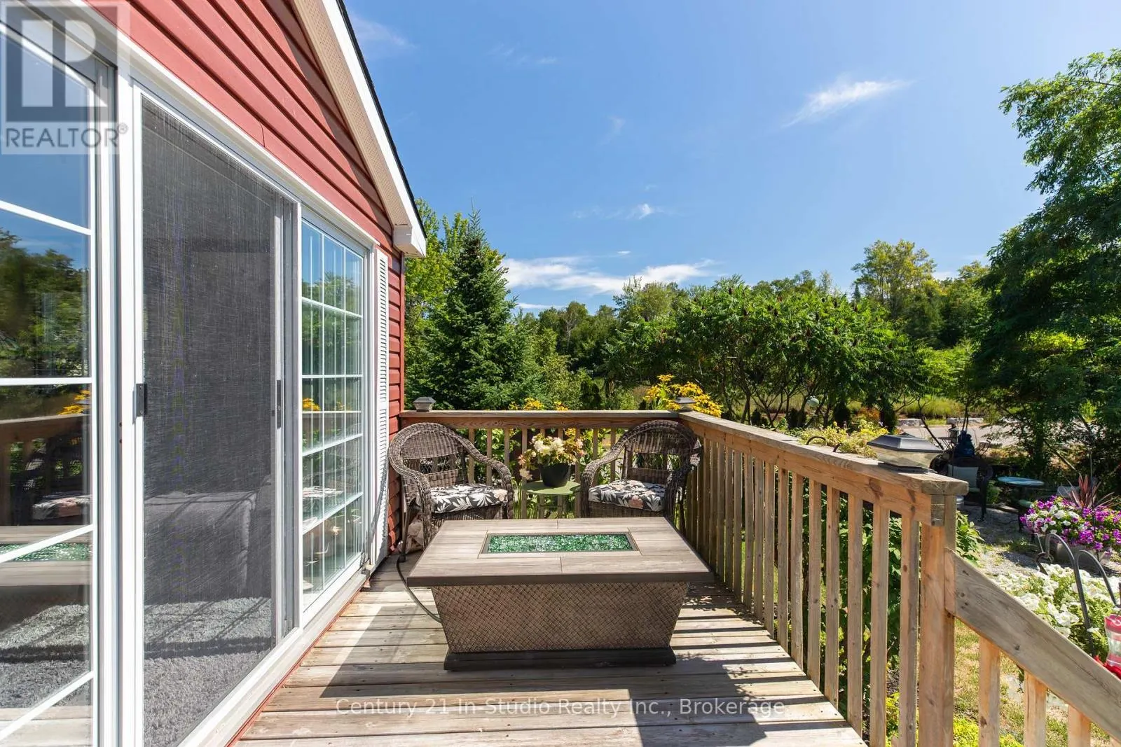 19 WHITE PINES TRAIL