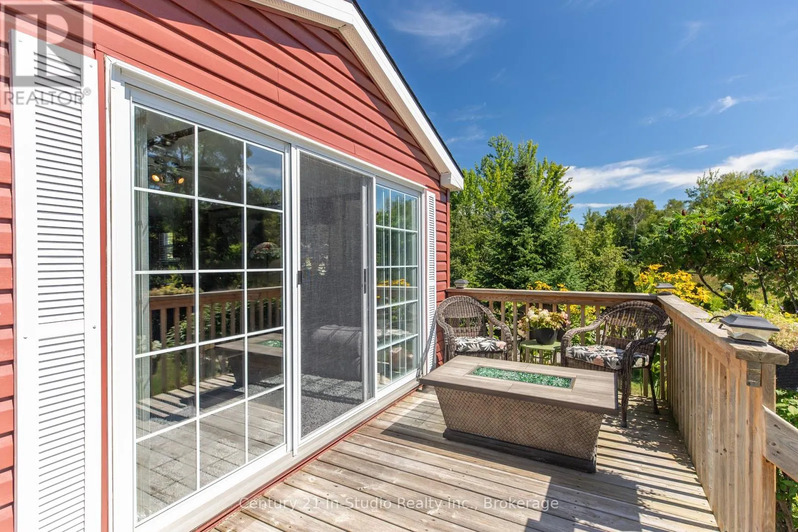19 WHITE PINES TRAIL