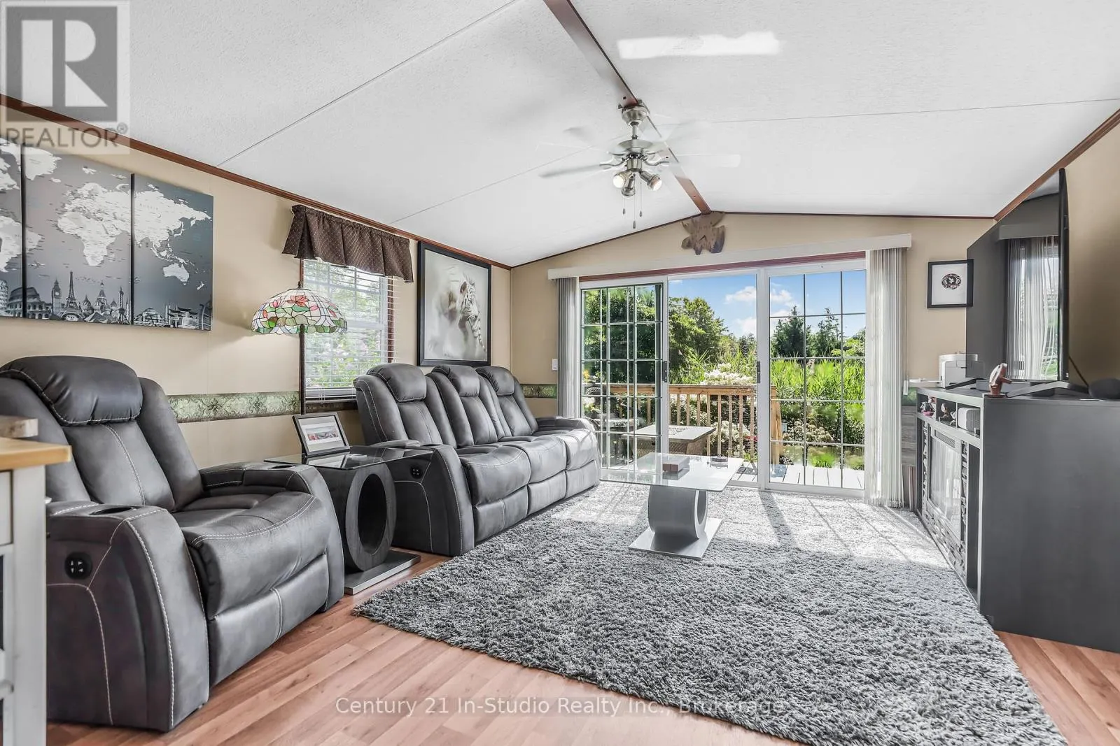 19 WHITE PINES TRAIL