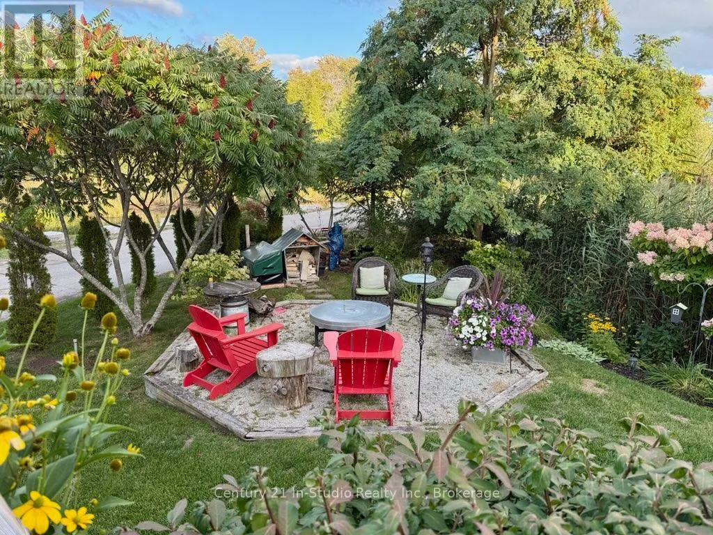 19 WHITE PINES TRAIL