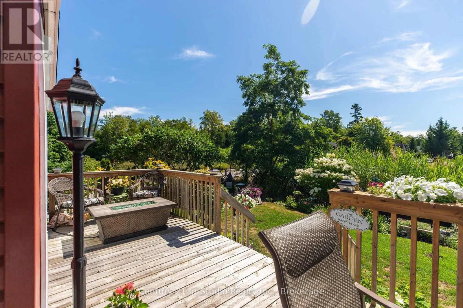 19 WHITE PINES TRAIL