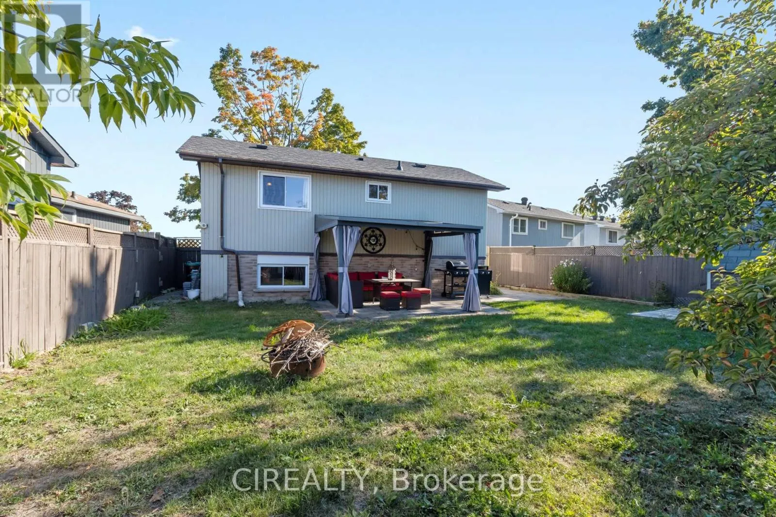 53 CHRISTIE CRESCENT