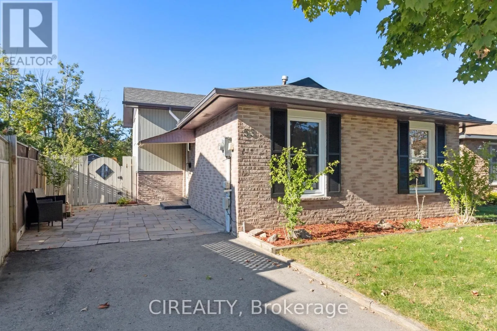 53 CHRISTIE CRESCENT