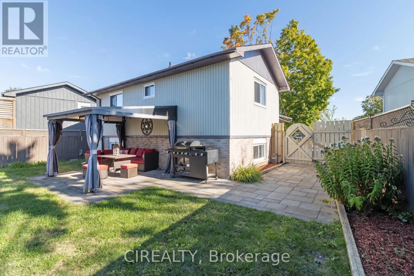 53 CHRISTIE CRESCENT