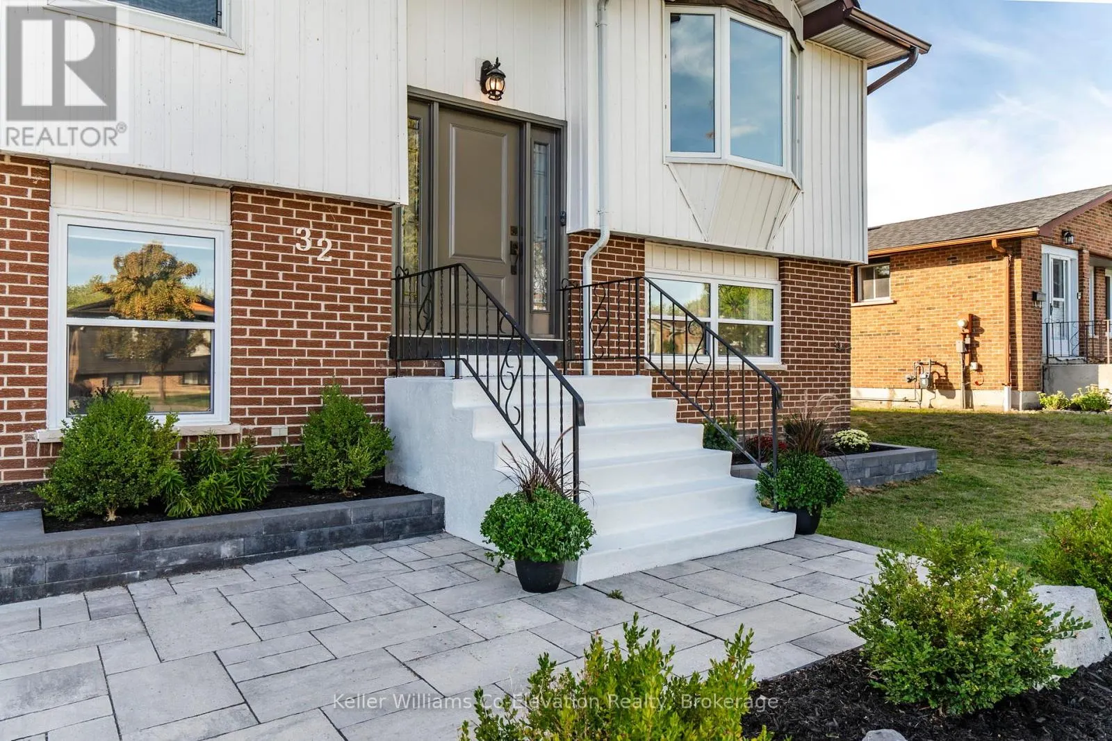 32 LANKIN BOULEVARD