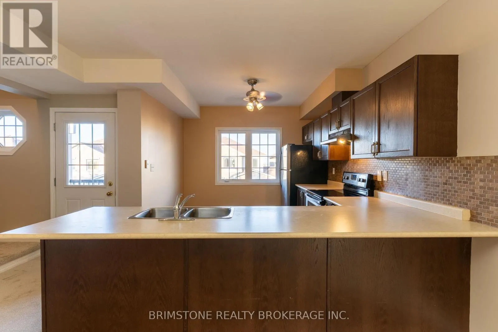 #33 / #34 - 175 STANLEY STREET