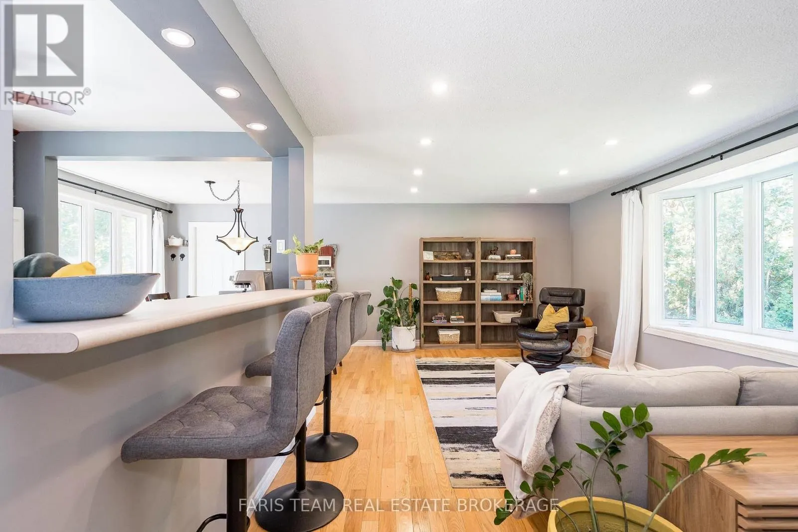 51 TUDHOPE BOULEVARD