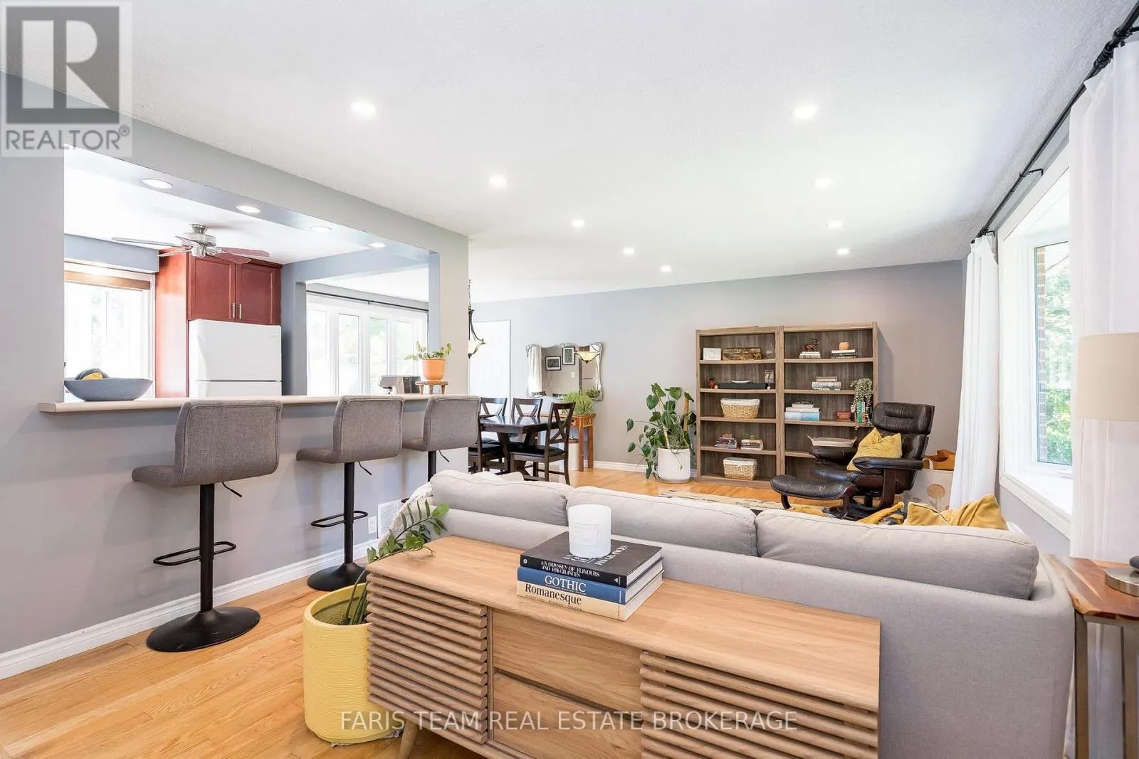 51 TUDHOPE BOULEVARD