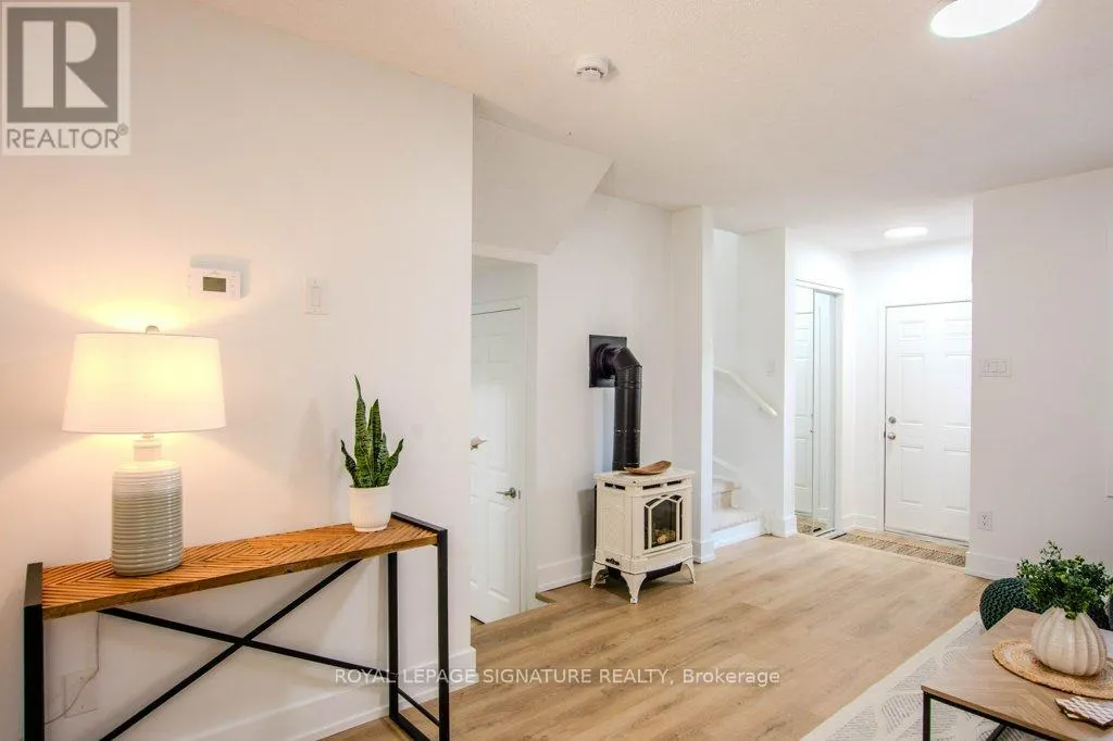 108 HAWTHORNE CRESCENT