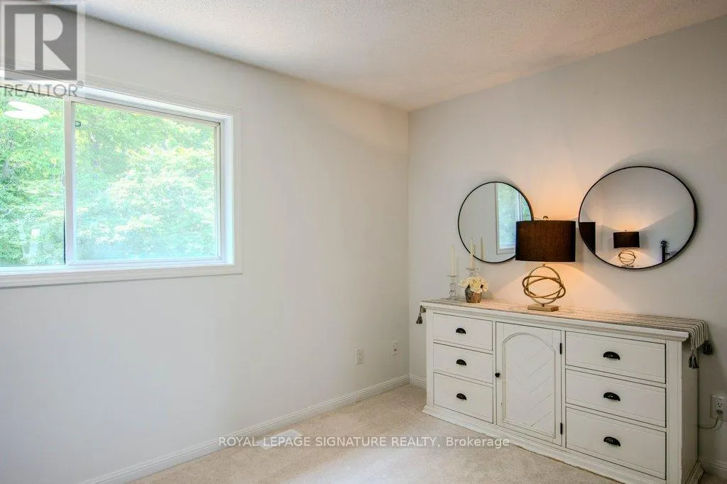 108 HAWTHORNE CRESCENT