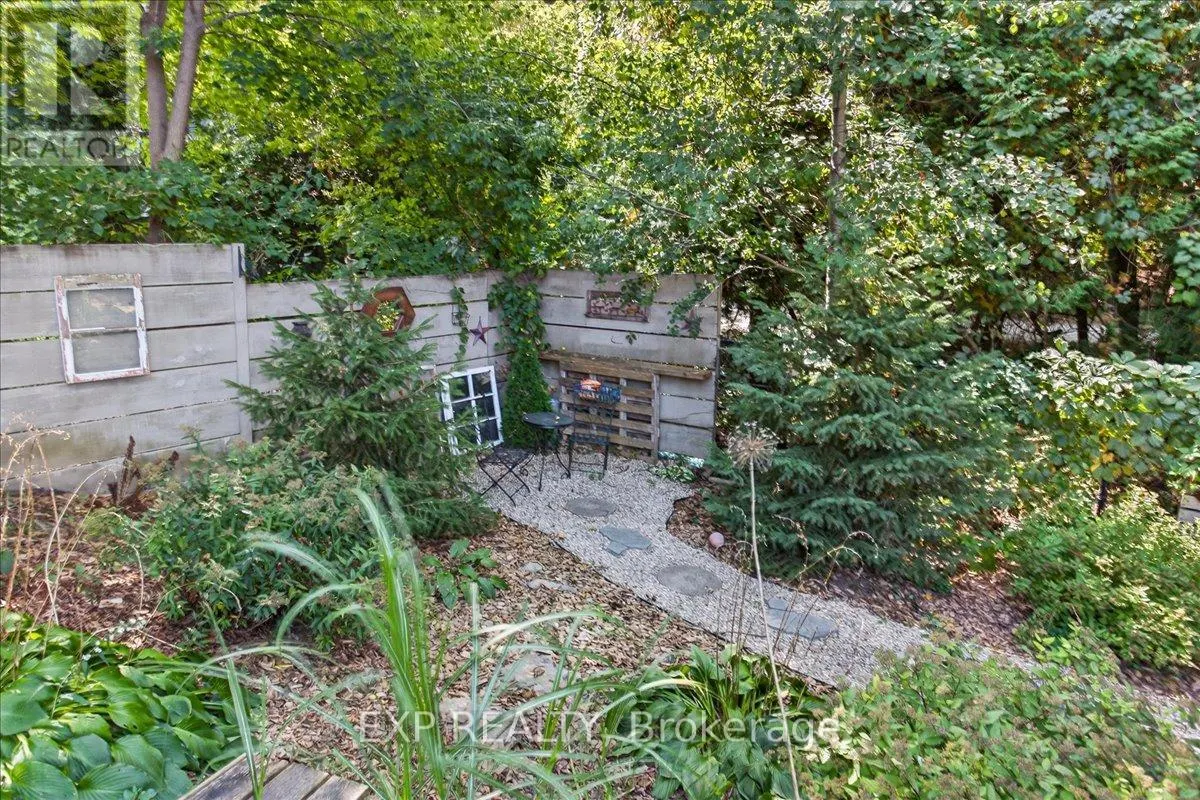 18 WILLIAMS STREET