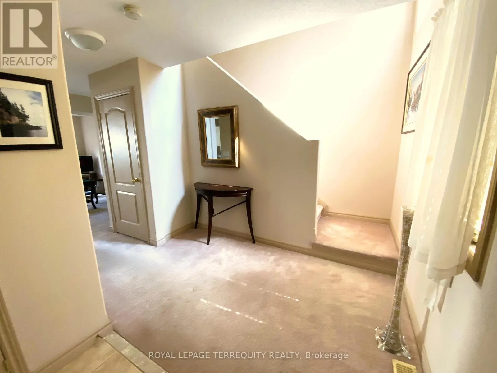 5 SILVER MAPLE CRESCENT